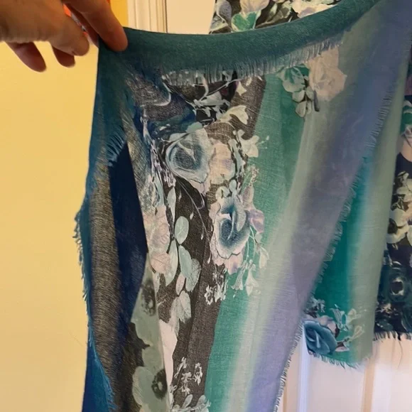 Cashmere Wrap. Made in England - Picture 2 of 5